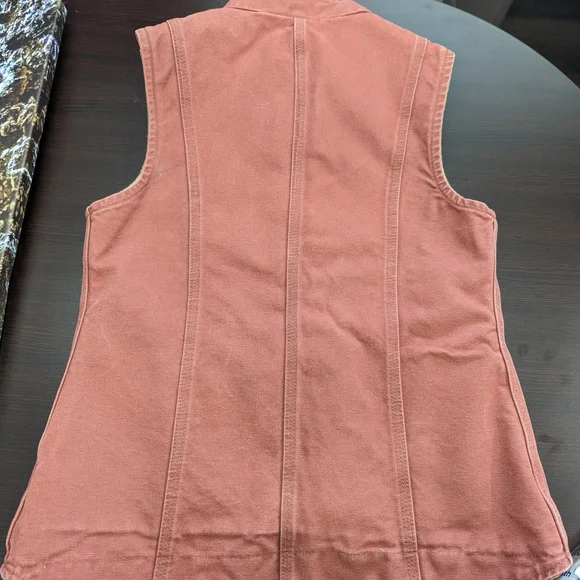 Carhartt Beige Vest with Maroon Accents - Picture 3 of 6